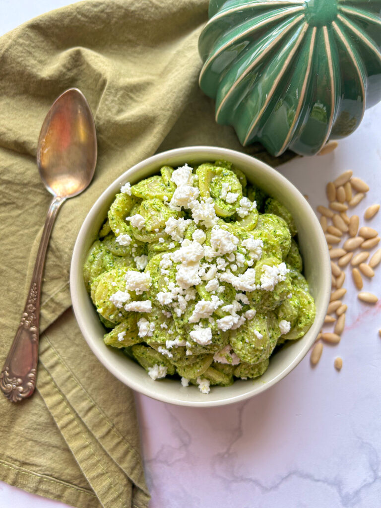 Orecchiette al pesto di spinacino e feta greca